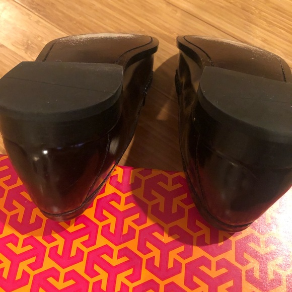 Cole Haan Tassel Loafer. Cordavan color - Picture 3 of 4